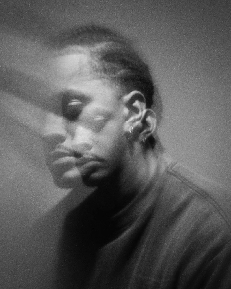 Portrait d'ICE¥ en noir et blanc, double exposition